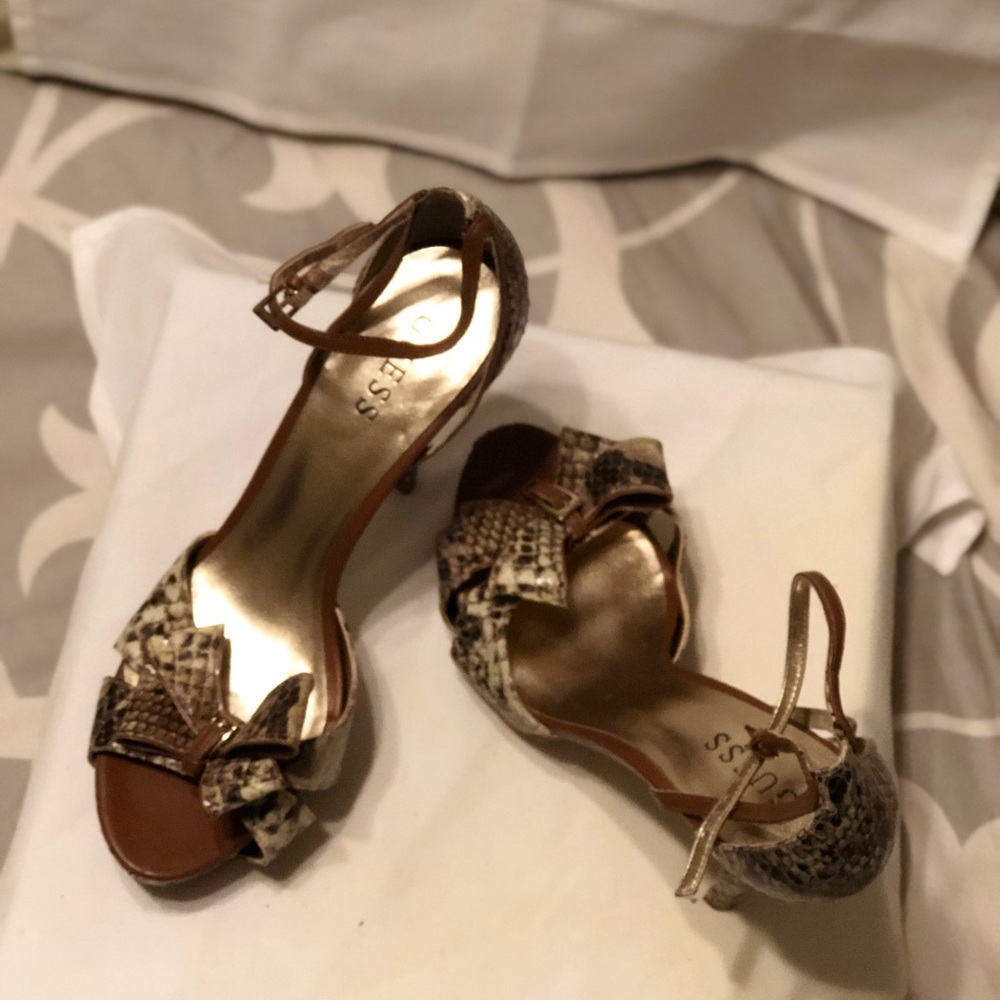 Snake skin guess heels